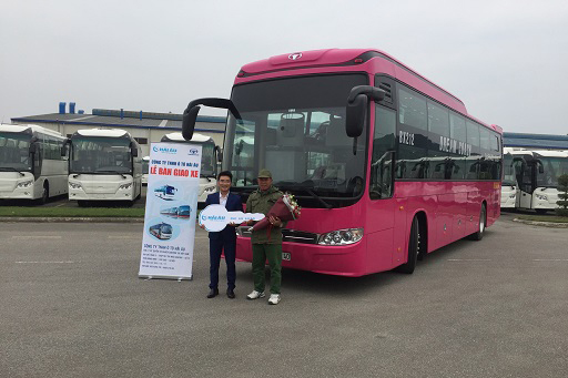 Công ty ô tô Hải Âu – Đại lý ủy quyền của Daewoo Bus Việt Nam bàn giao lô 02 xe giường nằm BX212
